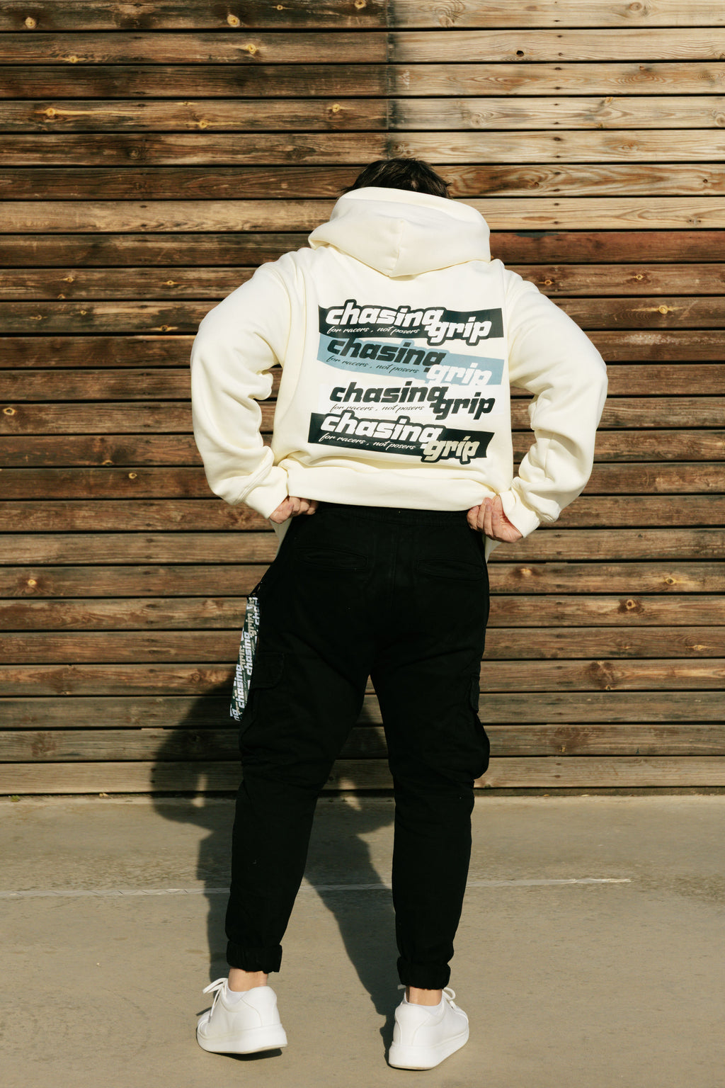 Sudadera Crema Premium Chasing Grip